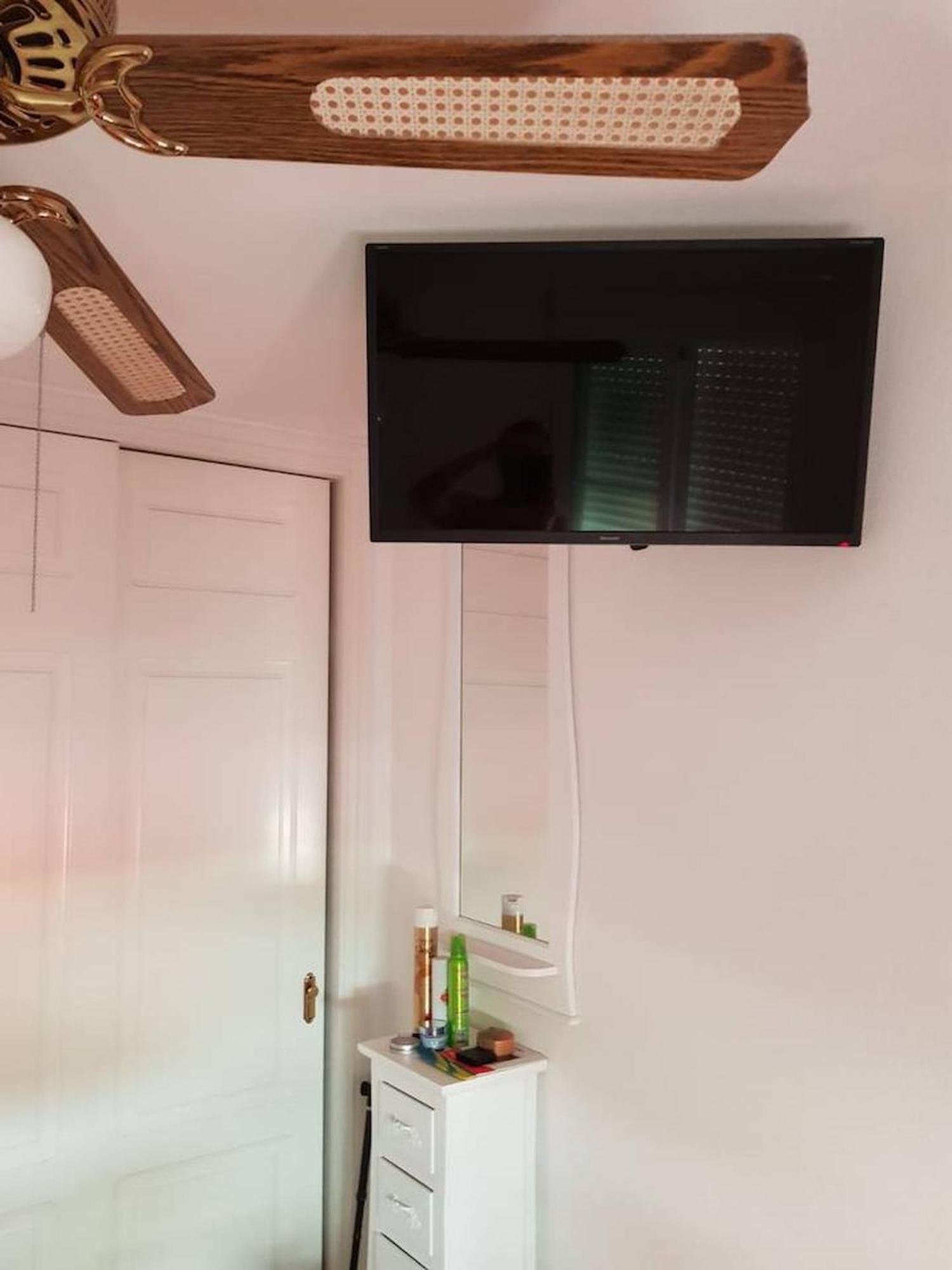 Family With 2 Bedrooms Apartment